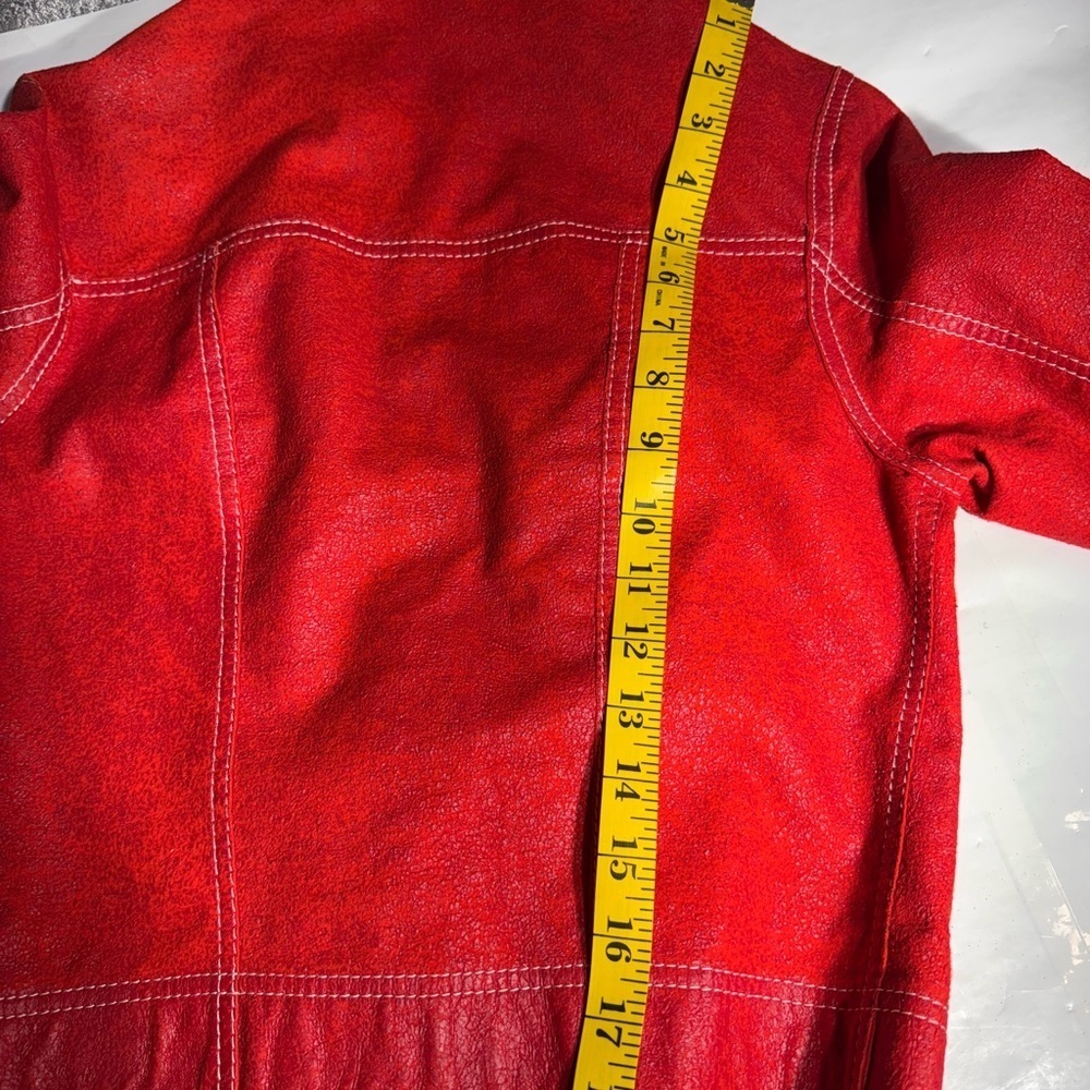✨ Vintage MOD Red Vinyl Jacket – Made in Taiwan ✨ - Picture 5 of 14